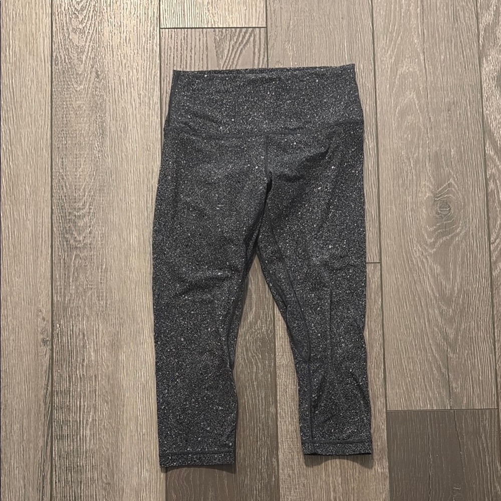 Lululemon cropped leggings size 8.